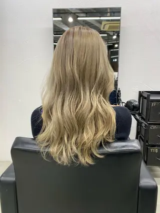 ロング カラー ヘアアレンジ ブリーチダブルカラー 元町三宮/三ノ宮のヘアスタイル