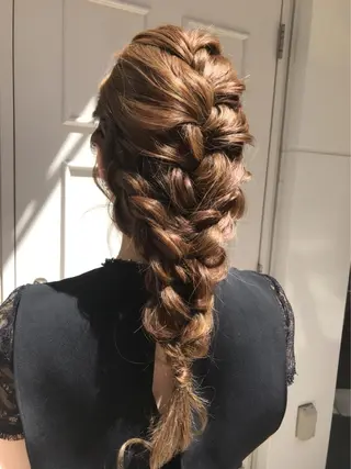 セミロング ヘアアレンジ Blanco Color&Careのヘアスタイル