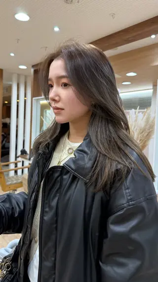 ミディアム SHOJI LISAのヘアスタイル