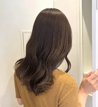 セミロング カラー オリーブ🎶アッシュ グレージュちひろ🧸のヘアスタイル