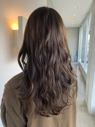セミロング おせ ちさとのヘアスタイル