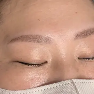 アイブロウ EBRIS🌿 HINATA(浦和)のマツエク・マツパデザイン
