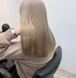 ロング カラー 艶髪/オリーブ系/ 肌が綺麗に見えるお色のヘアスタイル