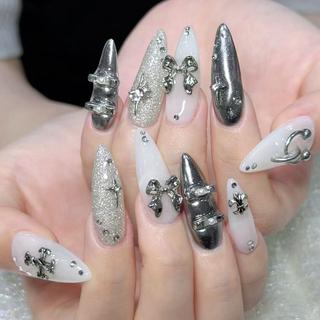 ネイル Queens テイのネイルデザイン
