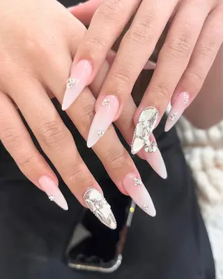 ネイル Nail salon Rhonaのネイルデザイン