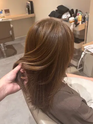 ミディアム カラー 🌱なゆみ🌱透明感 /ナチュラル/春日のヘアスタイル