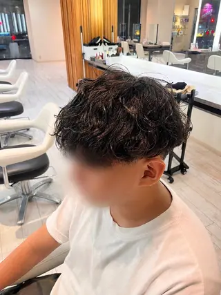 パーマ メンズ 上原 亘のヘアスタイル