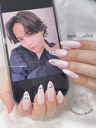 MoON...❤︎ MeGuのネイルデザイン