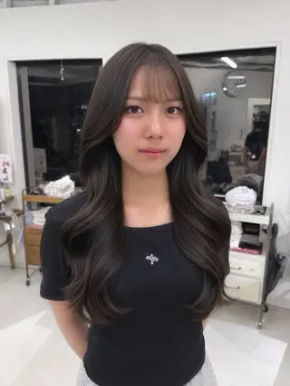 ロング カラー 透明感カラー×韓国 ヘア Kiraのヘアスタイル