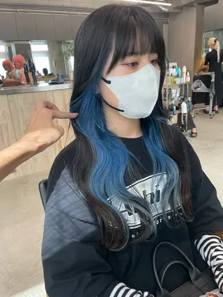 ロング カラー インナーカラー 推し ブリーチ 髪質改善のヘアスタイル