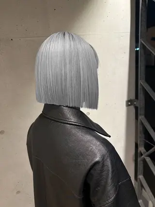 カラー 透明感ブリーチ ハイトーンウエダのヘアスタイル