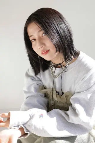 セミロング 束感まつぱ🫧 なつき🫧のヘアスタイル