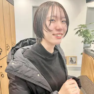 ショート カラー アラキチヒロ THE REMMYのヘアスタイル