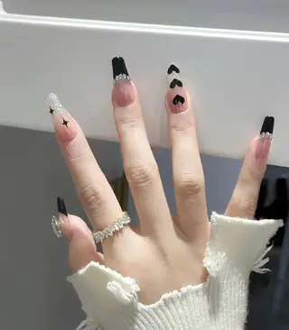 ネイル Theone栄店 伊藤のネイルデザイン