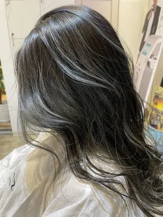 ロング カラー 植田 愛里のヘアスタイル