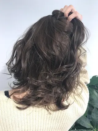 ミディアム カラー shi hoのヘアスタイル