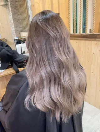 カラー ハイトーン belle ナホのヘアスタイル