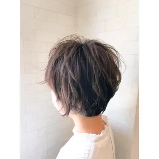 ショート カラー (スタイリスト)牧 好美のヘアスタイル