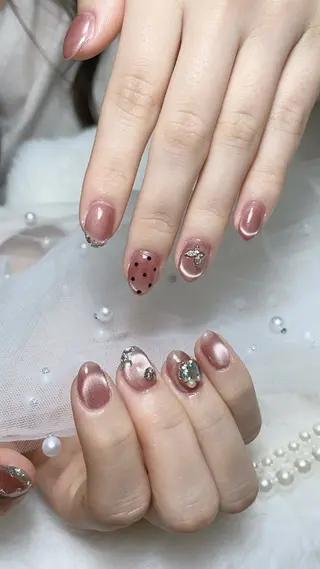 ネイル クリスタル ネイルのネイルデザイン