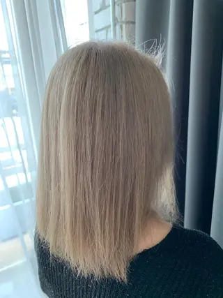 ミディアム カラー LUXBE LUCEのヘアスタイル