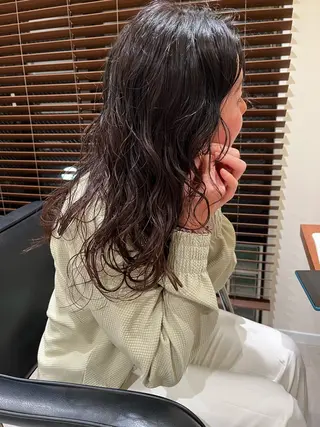 セミロング パーマ nishi fuyumiのヘアスタイル