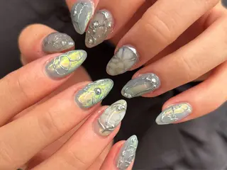 ネイル 🪐富島彩夏 /海外nail🪐のネイルデザイン