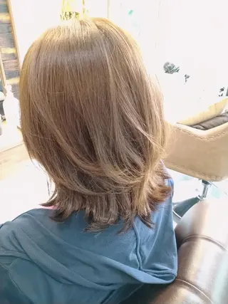 ミディアム カラー charme 木澤のヘアスタイル
