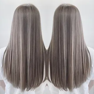 ロング ハイトーン カラーのヘアスタイル