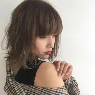 ミディアム カラー レイヤーカット 鈴木駿介のヘアスタイル