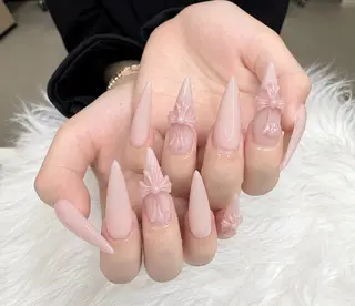 ネイル MIKA RUBY NAIL SLONのネイルデザイン