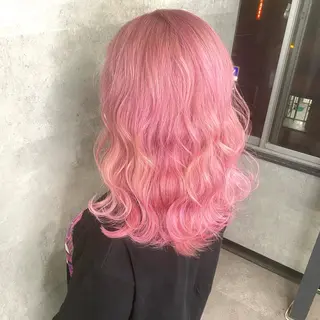 ロング カラー シールエクステ特化 ハイトーン、NANAのヘアスタイル