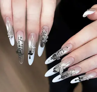 ネイル Pure&Rich Nailのネイルデザイン