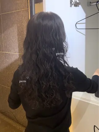 ロング パーマ moe🎀 透明感♡似合わせのヘアスタイル
