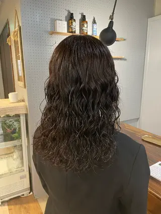 ミディアム パーマ 🤩噂のMr.髪ポジ ティブ®️yu🤩のヘアスタイル