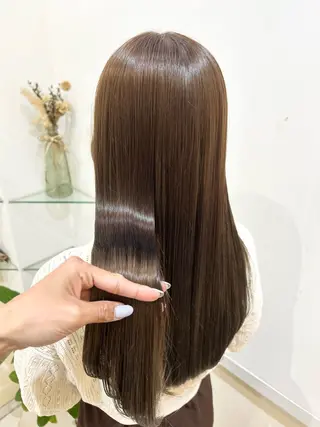 カラー イシイ シオリのヘアスタイル