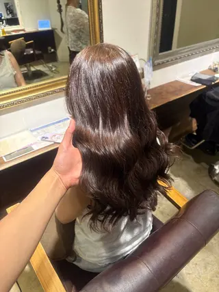 ロング カラー 紅/透明感カラー /カットのヘアスタイル