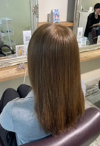 セミロング ユ ウカのヘアスタイル