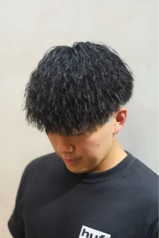 ショート カラー パーマ メンズ 山﨑 結太のヘアスタイル