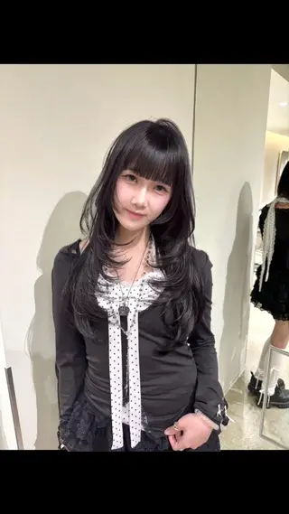ロング カラー 透明感カラー・レイヤ ー🎀amika🎀のヘアスタイル