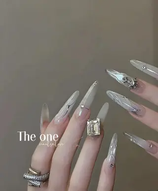 ネイル Theone栄店 伊藤のネイルデザイン