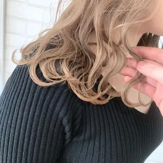 セミロング 穐田 司樹のヘアスタイル