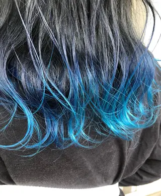 ミディアム カラー インナーカラー 推し ブリーチ 髪質改善のヘアスタイル