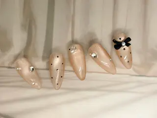 セミロング イレジスティブル ネイルズのネイルデザイン