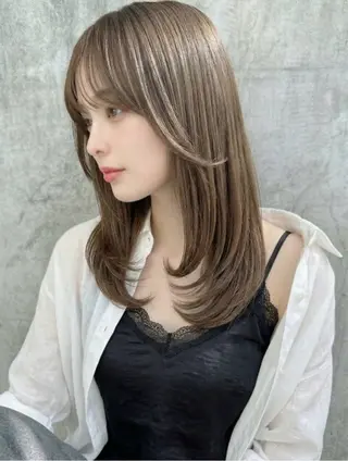 セミロング 川端 葵のヘアスタイル