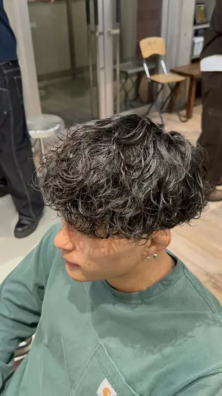 パーマ メンズ fifth原宿 宮部蓮のヘアスタイル