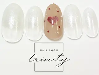 ネイル Trinity ネイリストスタッフのネイルデザイン
