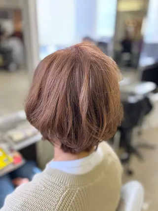 ショート カラー むとう ひろみのヘアスタイル