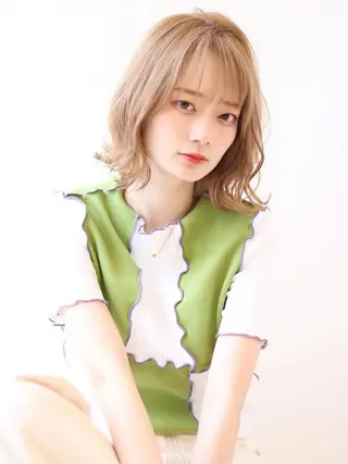 ミディアム 傷ませにくいブリーチ 浦野優希のヘアスタイル