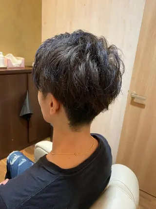 カラー メンズ 岡垣 幸汰のヘアスタイル