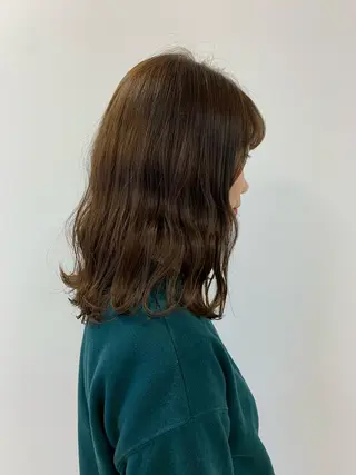 ミディアム カラー 顔まわりカット✄ ベージュカラー🧸のヘアスタイル